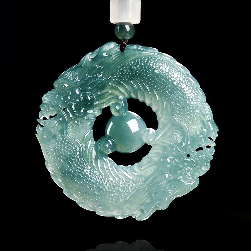 Jewelry & Watches Bench - Colar com Pingente de Jade Natural