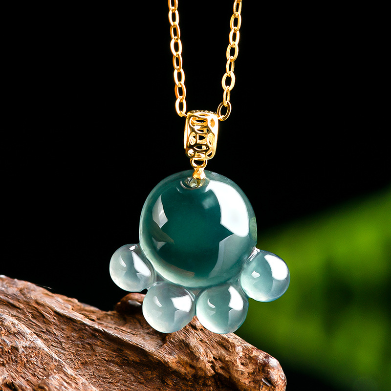 Jewelry & Watches Bench - Colar com Pingente de Jade Natural